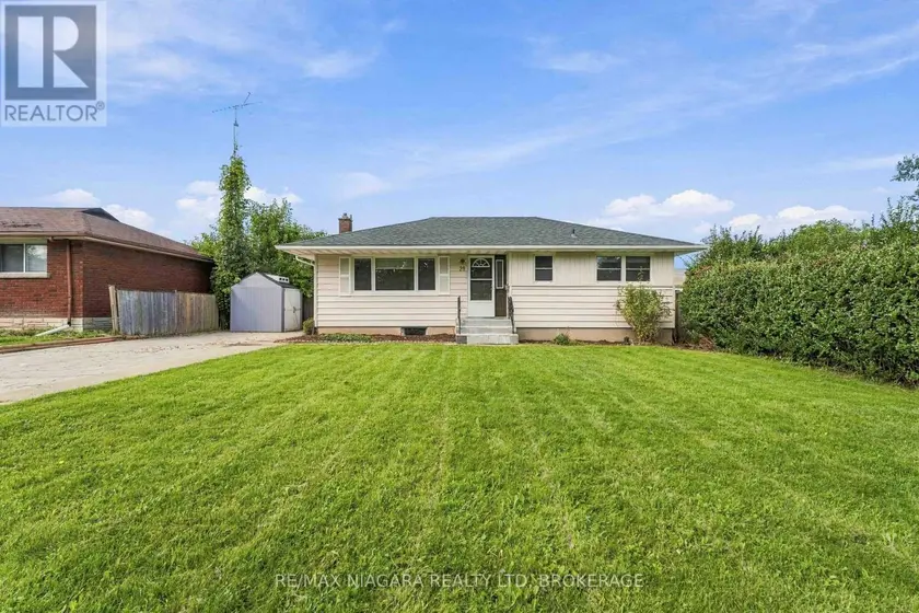 Detached at 29 GLENGARRY ROAD, St. Catharines