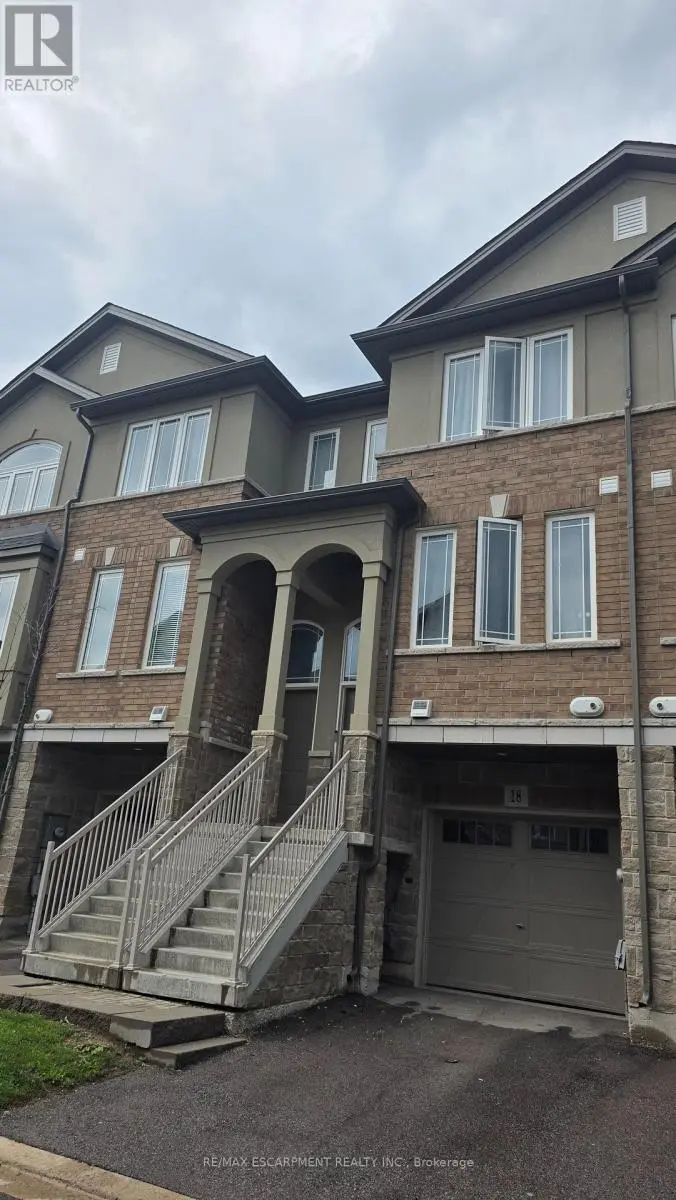 Townhouse at 18 AQUA LANE, Hamilton