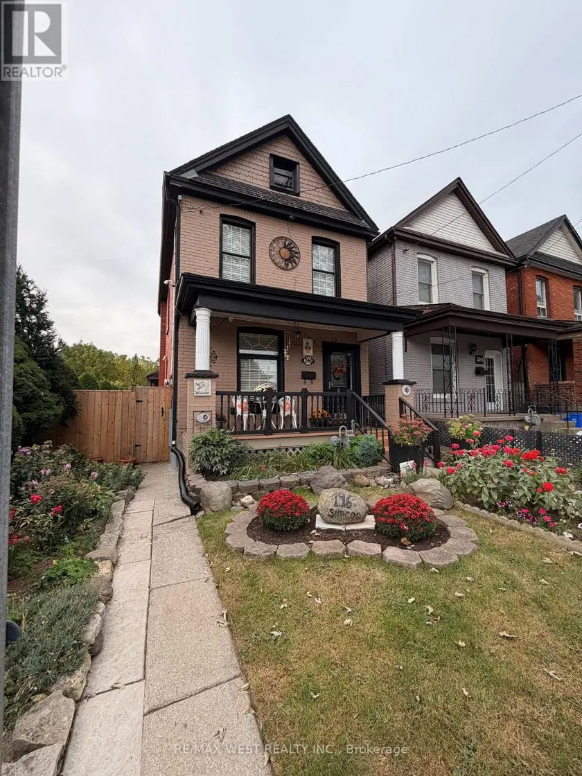 Detached at 196 SIMCOE STREET E, Hamilton