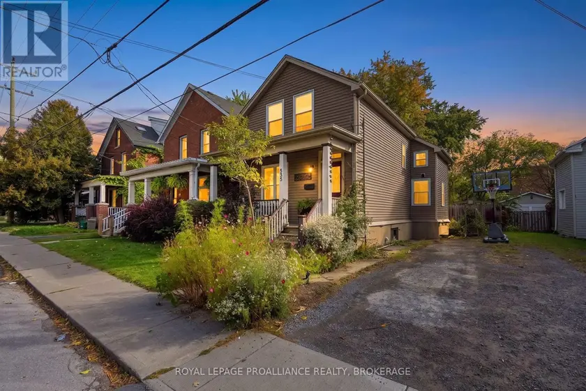 Detached at 535 ALBERT STREET, Kingston