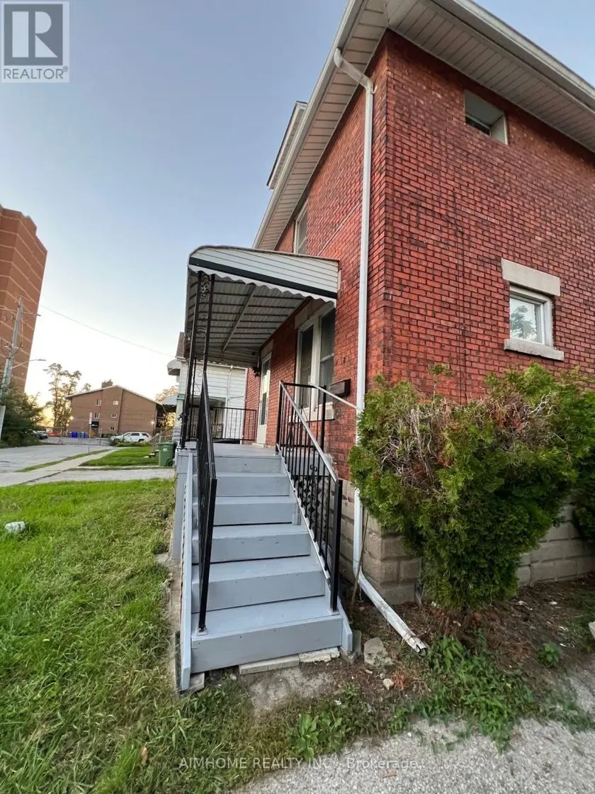 Detached at 182 JOSEPHINE AVENUE, Windsor