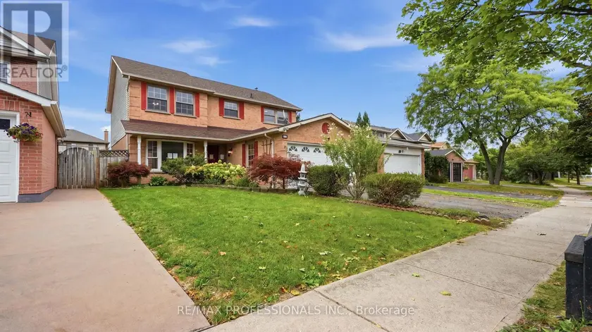 Detached at 15 STRADA BOULEVARD, St. Catharines