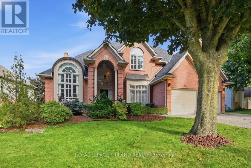 Detached at 35 BUTTERNUT GROVE, London South