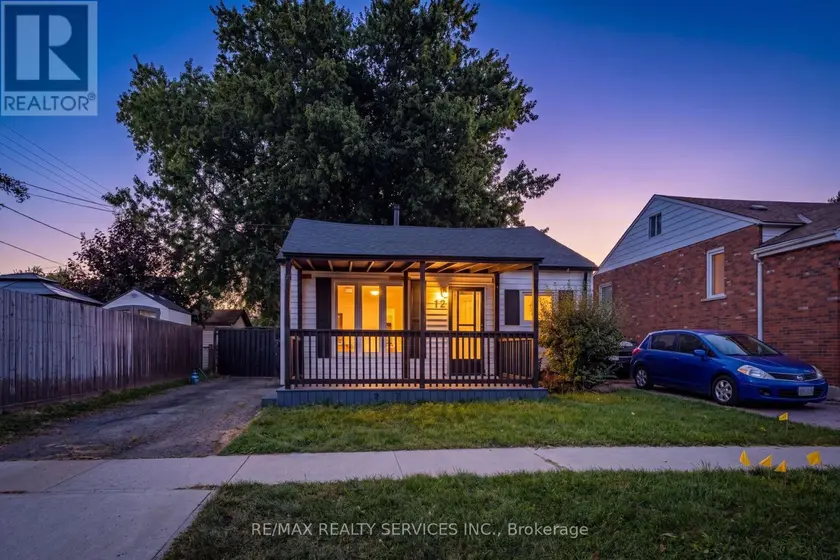 Detached at 12 AJAX AVENUE, Welland