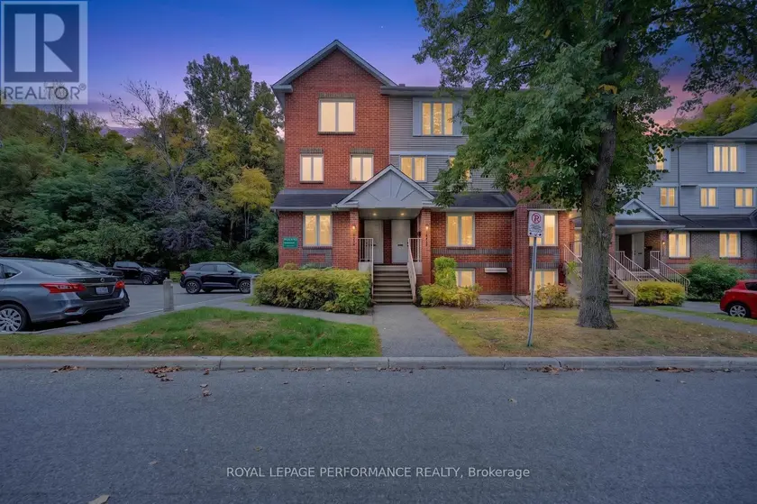 Townhouse at A - 6812 JEANNE D'ARC BOULEVARD N, Ottawa