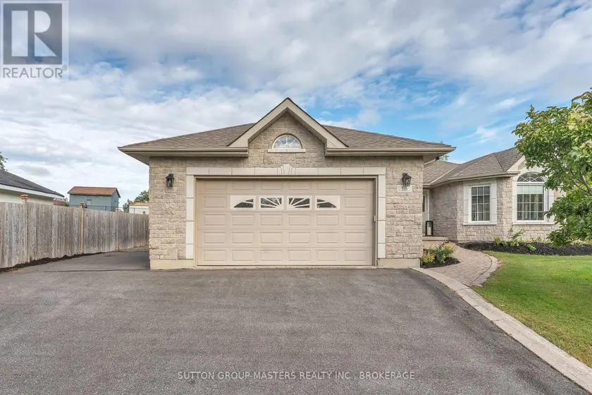 Detached at 316 ACADEMY STREET, Loyalist