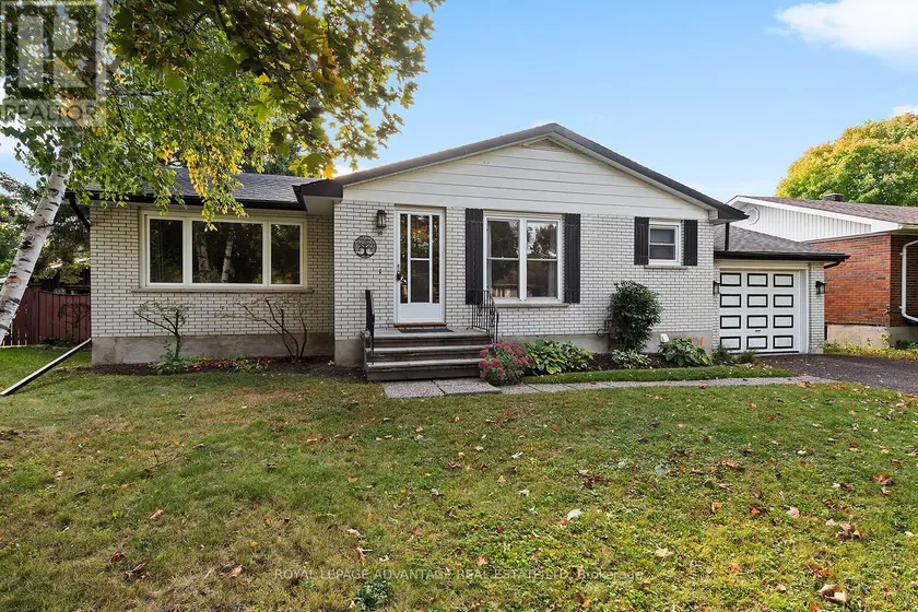Detached at 10 ROBERT ROAD, Perth