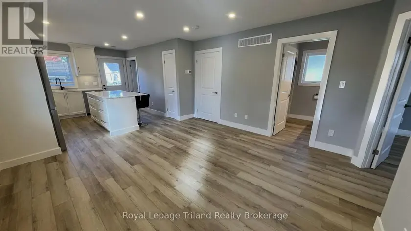 Multiplex at 1 - 695 HAYBALL STREET, Woodstock