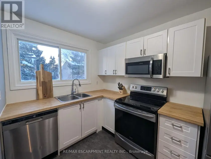 Townhouse at 32 - 1440 GARTH STREET, Hamilton