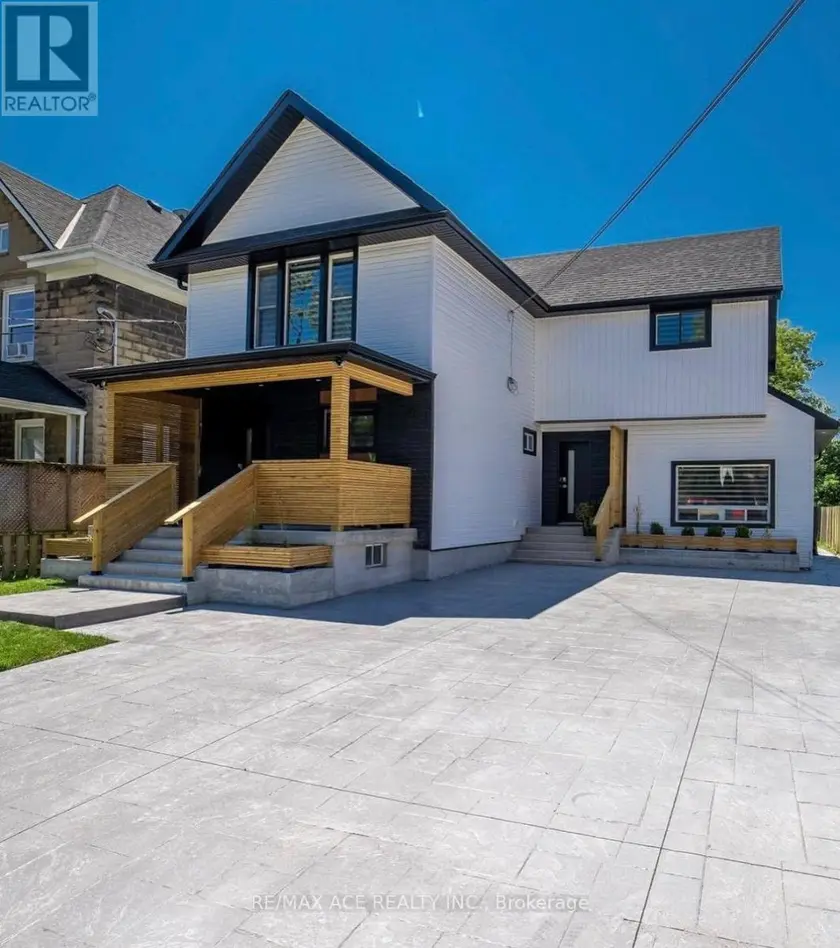 Detached at 2 - 4985 CRYSLER AVENUE, Niagara Falls