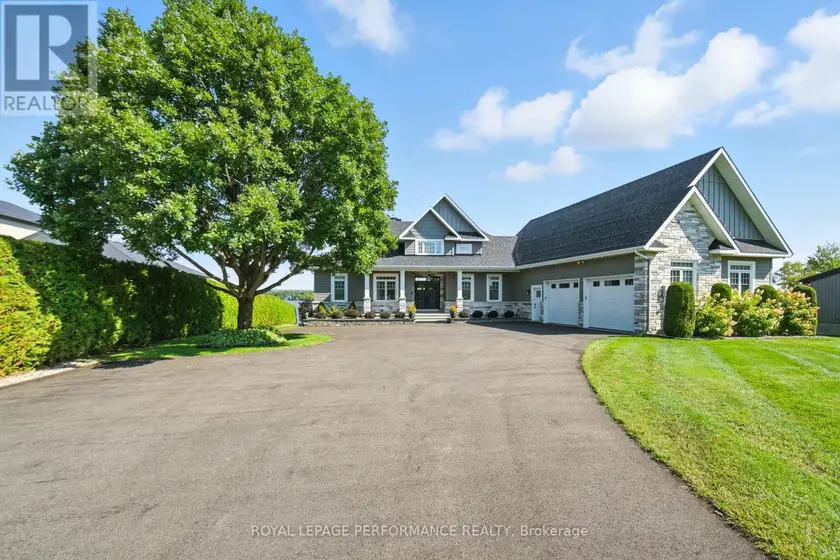 Detached at 3745 FRONT ROAD, Hawkesbury