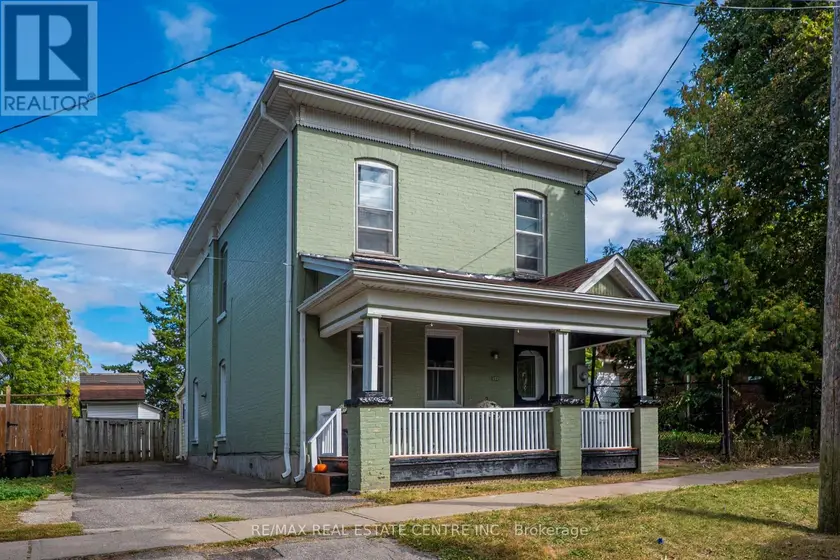 Detached at 137 ALFRED STREET, Brantford