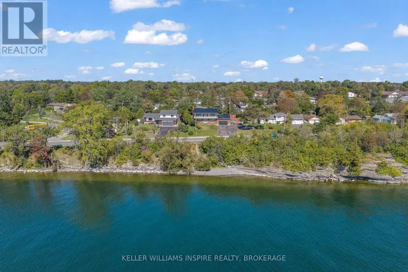 Detached at 4557 BATH ROAD, Loyalist
