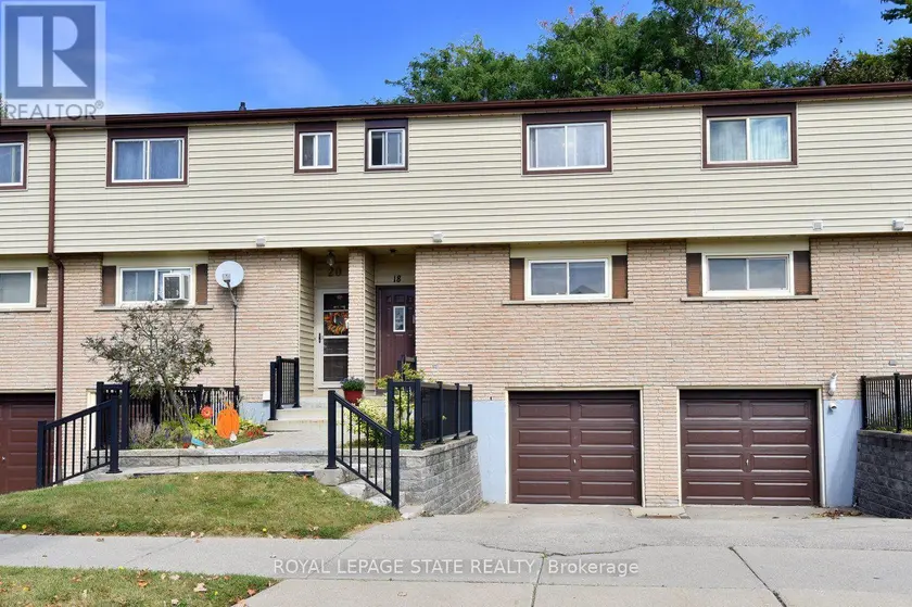 Townhouse at 18 CLAUDETTE GATE, Hamilton