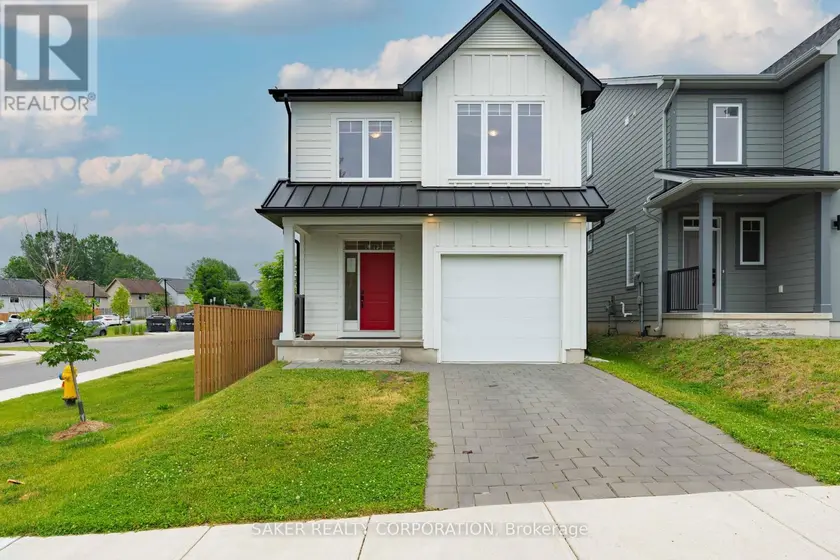 Detached at 939 DEVERON CRESCENT, London South