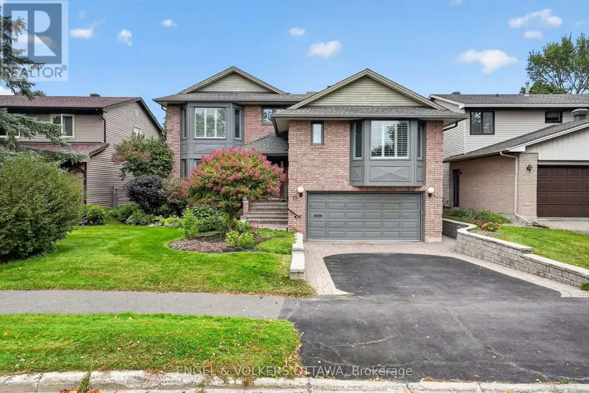 Detached at 13 LYNHURST AVENUE, Ottawa