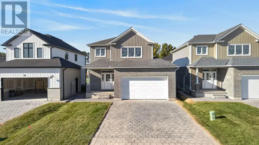 Detached at 215 GREENE STREET, South Huron