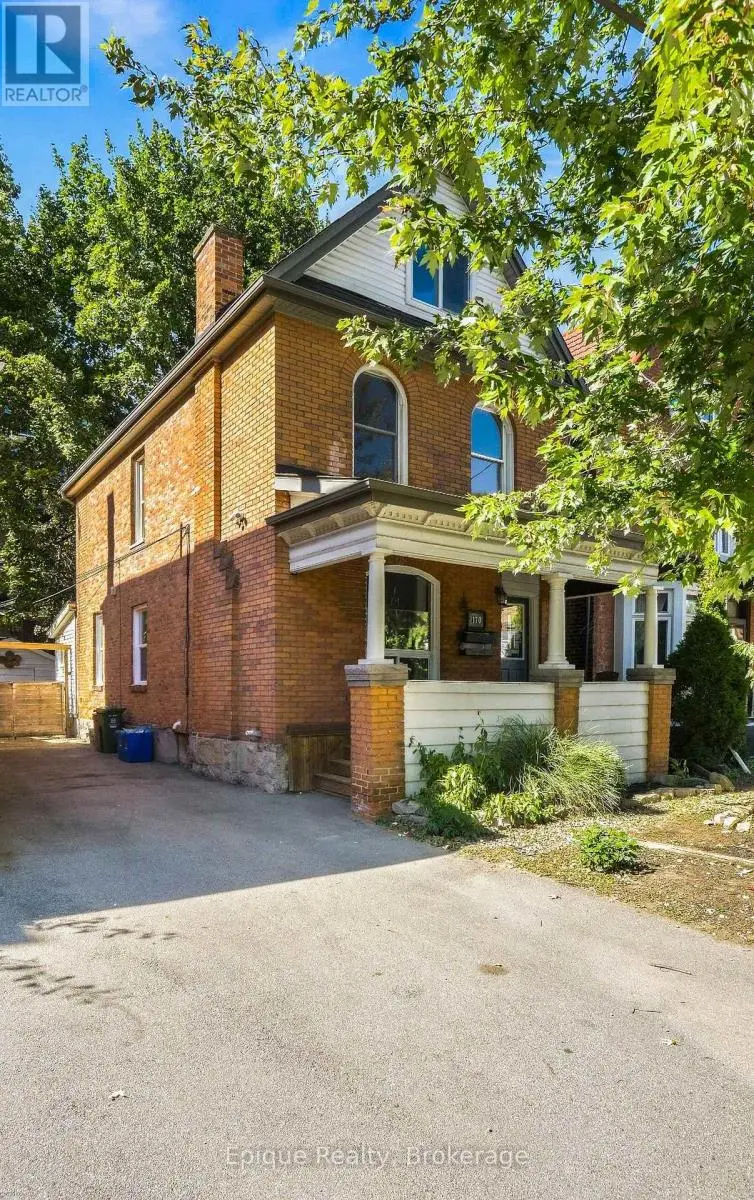 Detached at 170 EMERALD STREET S, Hamilton