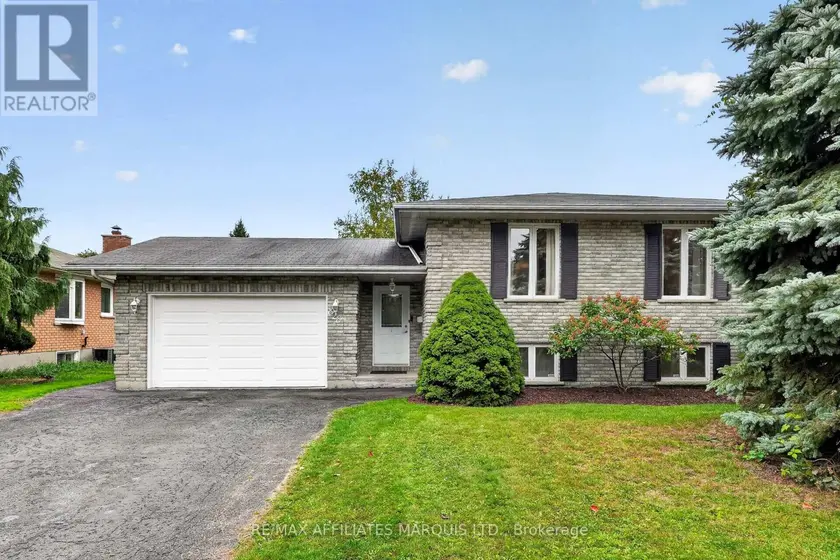 Detached at 828 CHELSEA CRESCENT, Cornwall