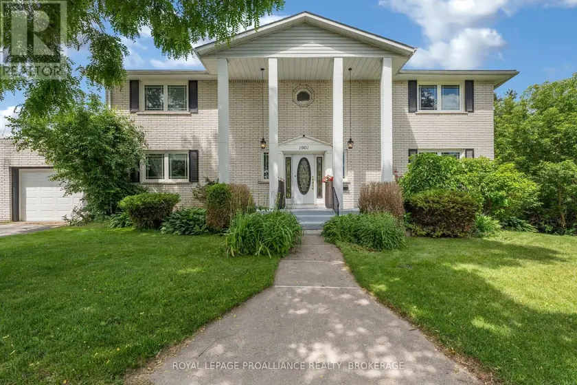 Detached at 1901 SYDENHAM ROAD, Kingston