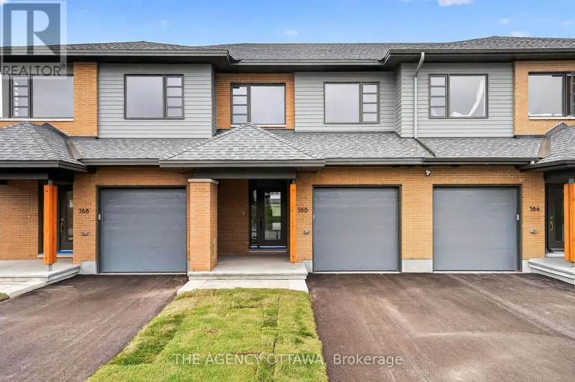 Townhouse at 386 WALDEN DRIVE, Ottawa