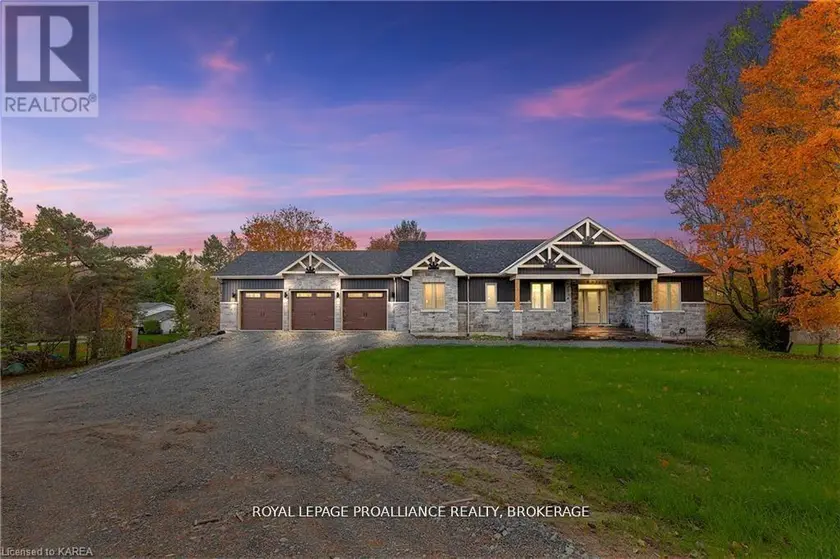 Detached at 1888 SUNBURY ROAD, Frontenac