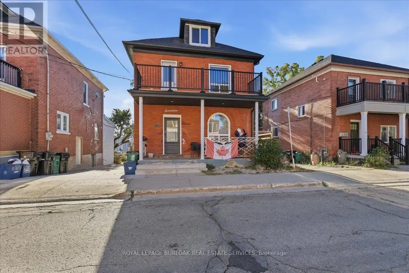 Detached at UPPER - 17 EBY STREET S, Kitchener