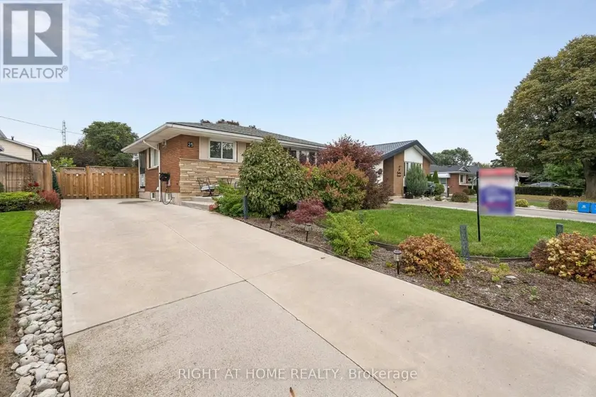 Detached at 25 SWALLOW CRESCENT, Hamilton