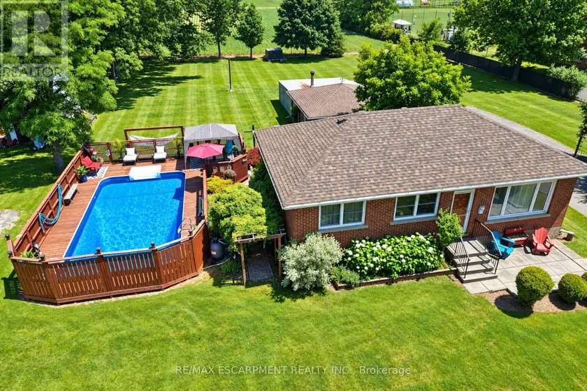 Detached at 1065 WOODBURN ROAD, Hamilton