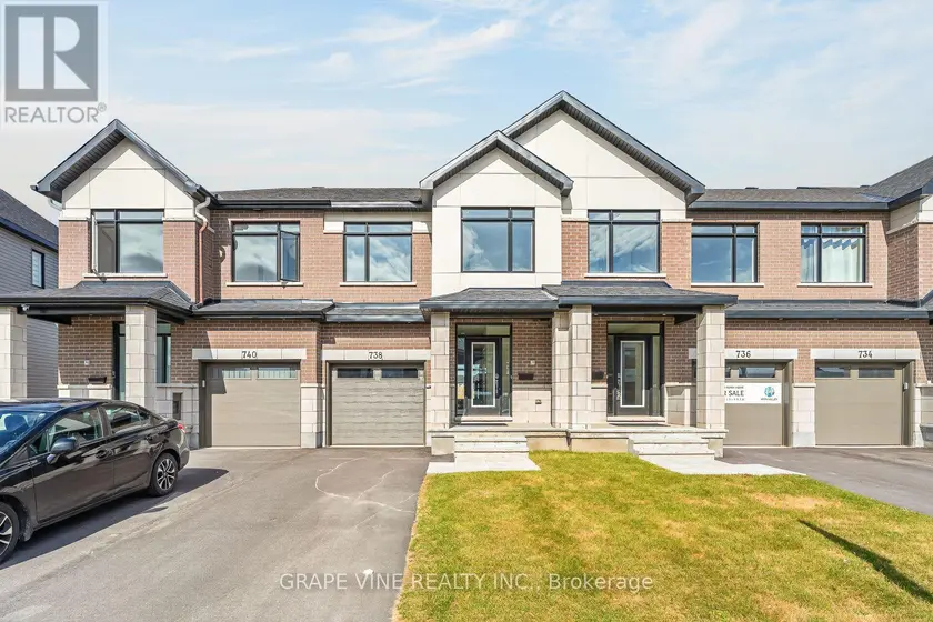 Townhouse at 738 CAMINAR TERRACE, Ottawa