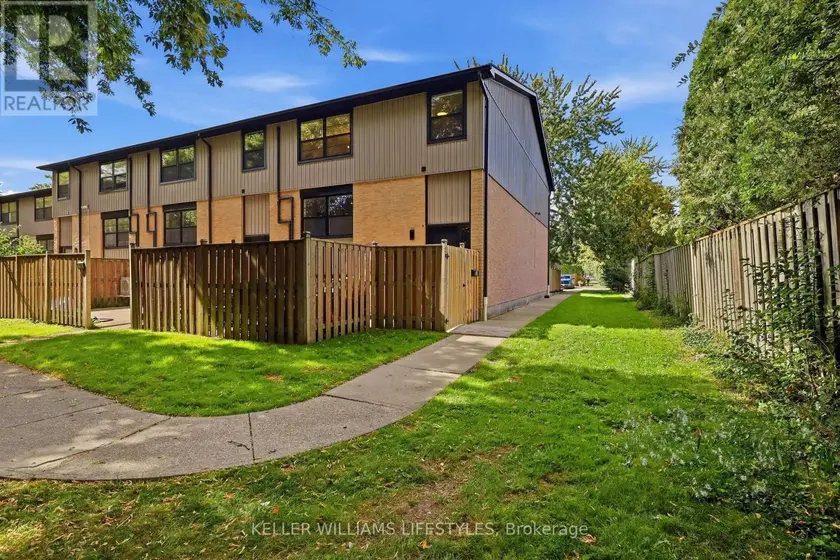 Townhouse at 36 - 105 ANDOVER DRIVE, London South