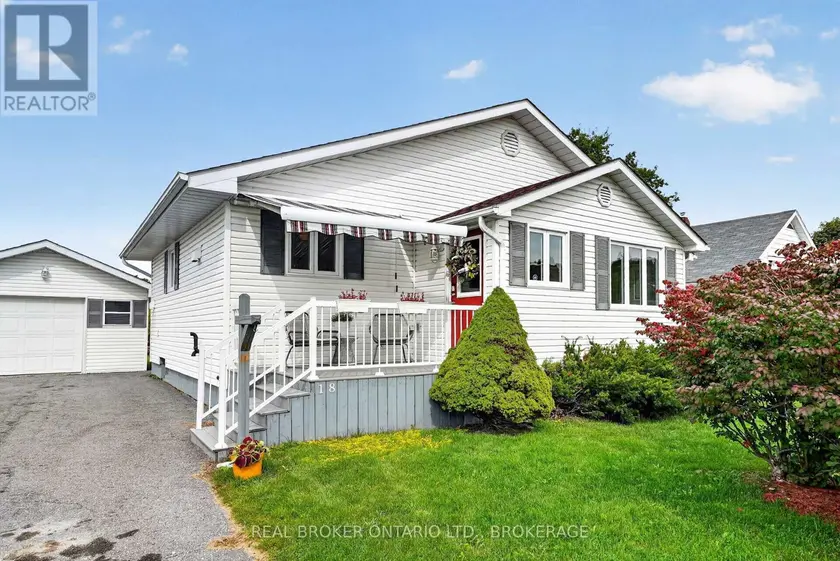 Detached at 18 FROST AVENUE, South Stormont