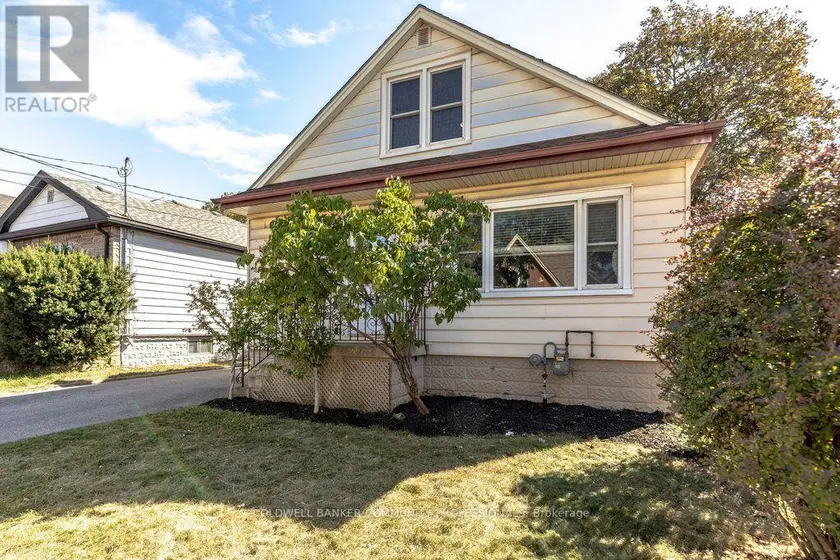 Detached at 15 EAST 27TH STREET, Hamilton