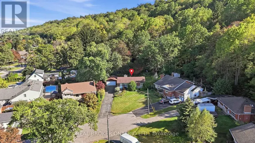 Detached at 8 HILL PLACE, Hamilton