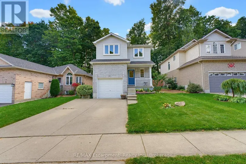 Detached at 62 POTTERS WAY, Woodstock