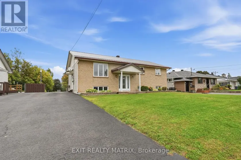Detached at 353 NELSON STREET E, Hawkesbury