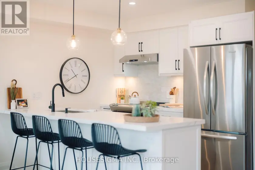 Townhouse at 825 COOK CRESCENT, Shelburne