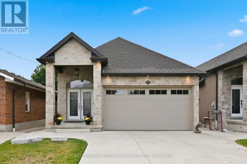 Detached at 305 CALEDON AVENUE, Hamilton
