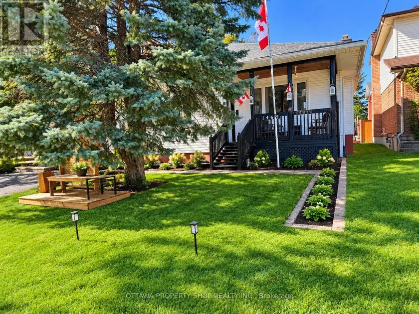 Detached at 1465 QUEENSDALE AVENUE, Ottawa