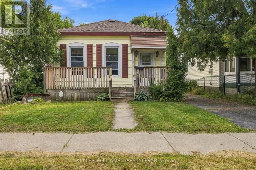 Detached at 573 HILL STREET, London East