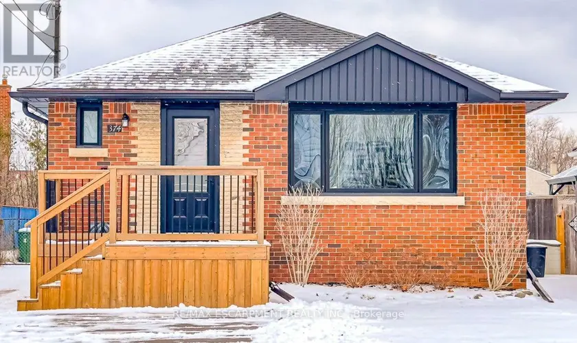 Detached at UPPER - 374 EAST 16TH STREET, Hamilton