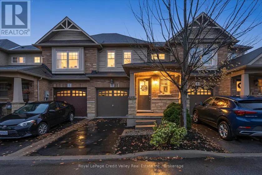 Townhouse at 6 - 10 PUMPKIN PASS, Hamilton