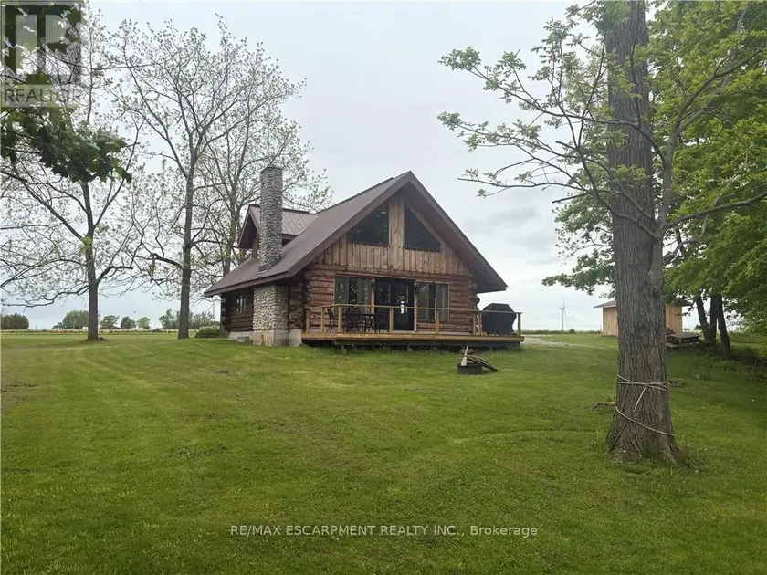 Detached at 3 UPPER MOHAWK POINT, Haldimand