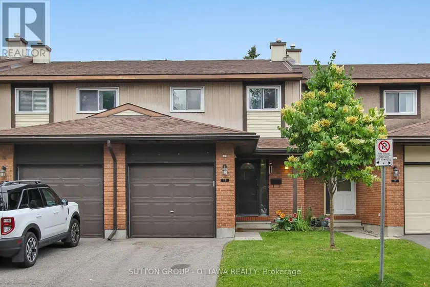 Townhouse at 75 CLARKSON CRESCENT, Ottawa