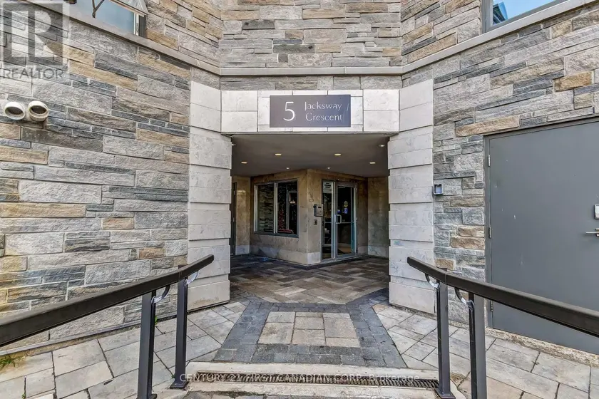 Apartment at 5 JACKSWAY CRESCENT, London North