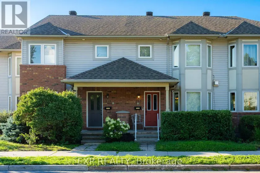 Townhouse at 223 MONTEREY DRIVE, Ottawa
