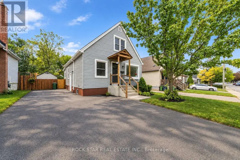 Detached at 294 EAST 28TH STREET, Hamilton