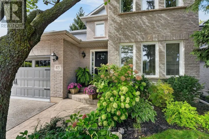 Detached at 45 RICHMOND CRESCENT, Hamilton