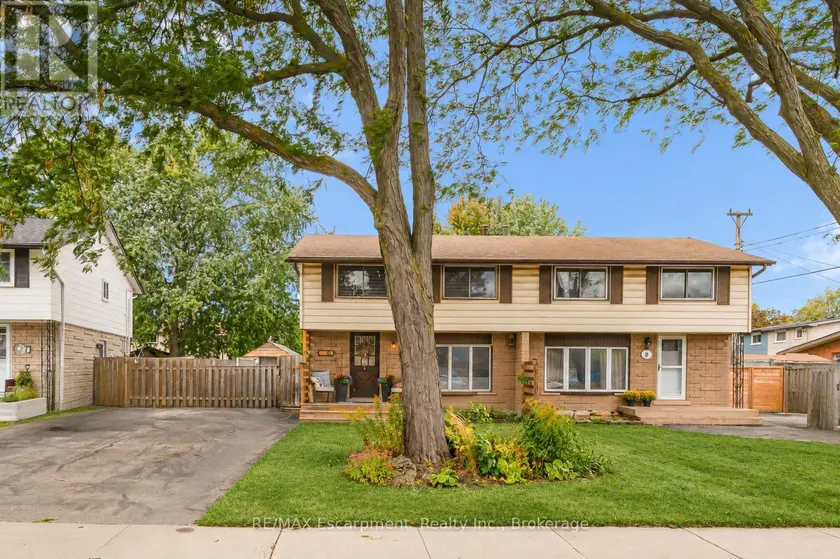 Semi-Detached/Link at 10 GOLDFINCH ROAD, Hamilton