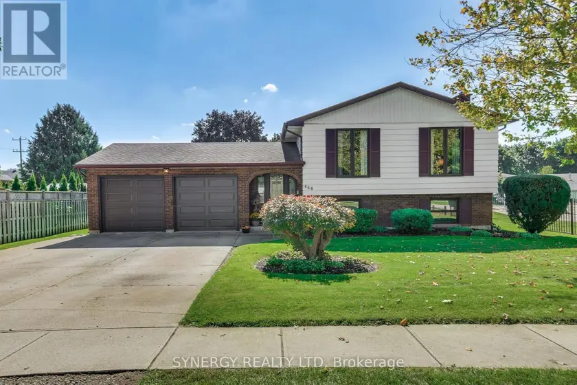 Detached at 456 SAULSBURY STREET, Strathroy-Caradoc